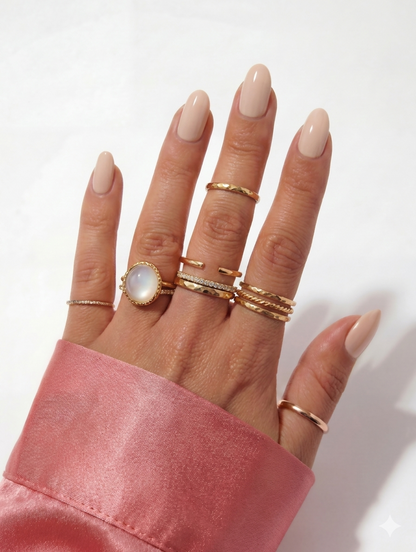 Nude Short Oval Press-On Nails 