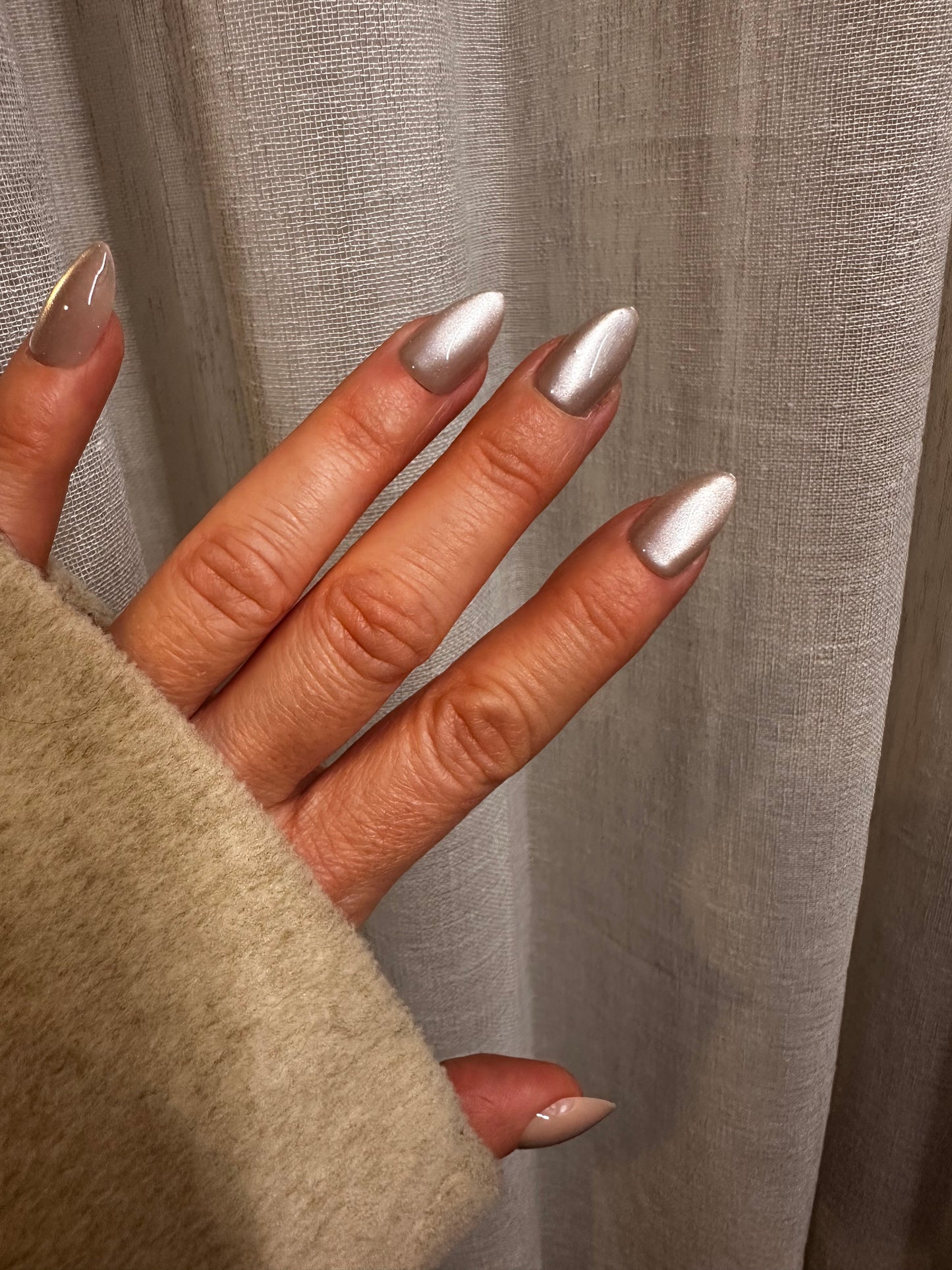 Platinum Glow (Cat Eye)