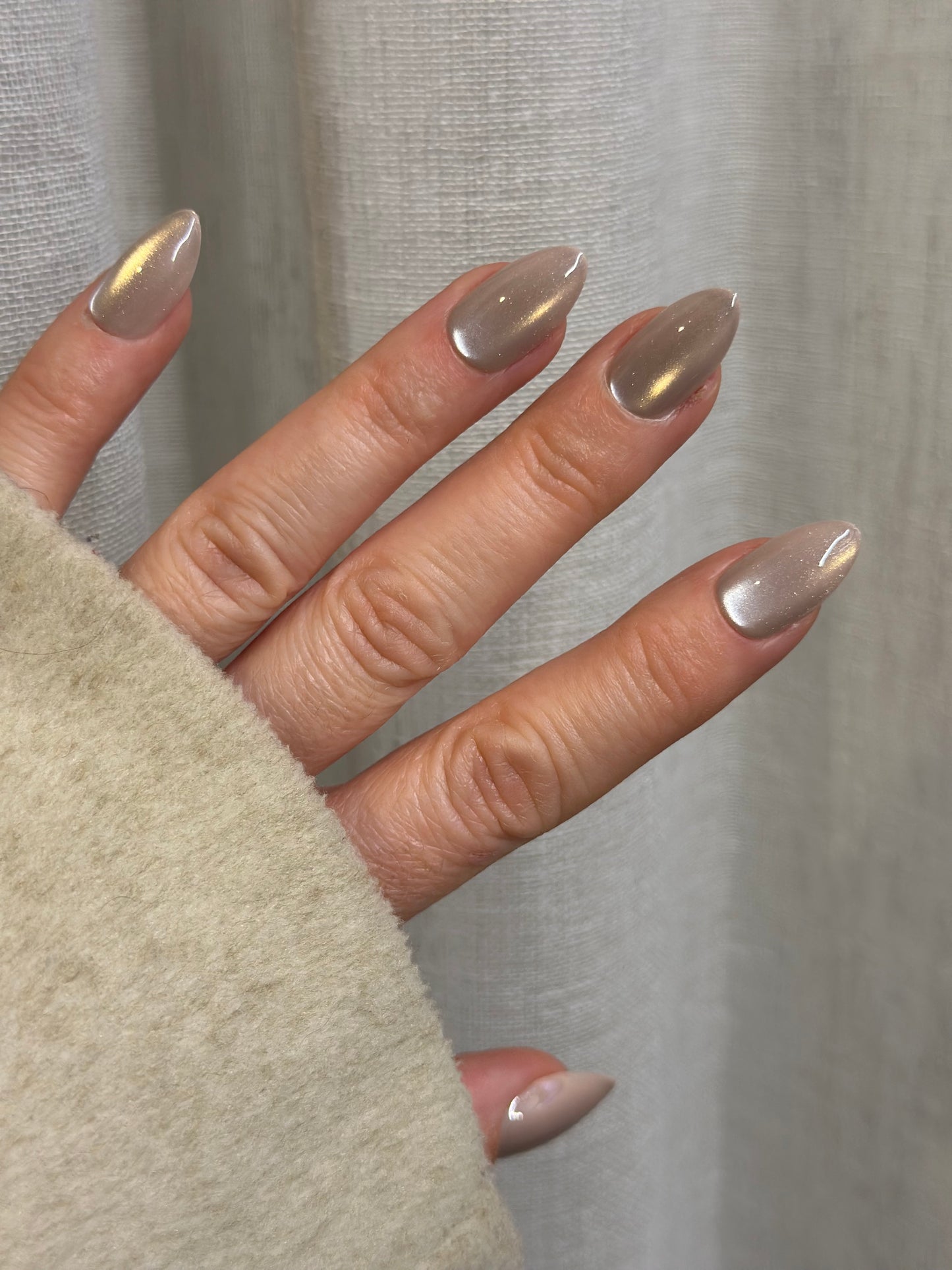 Platinum Glow (Cat Eye)