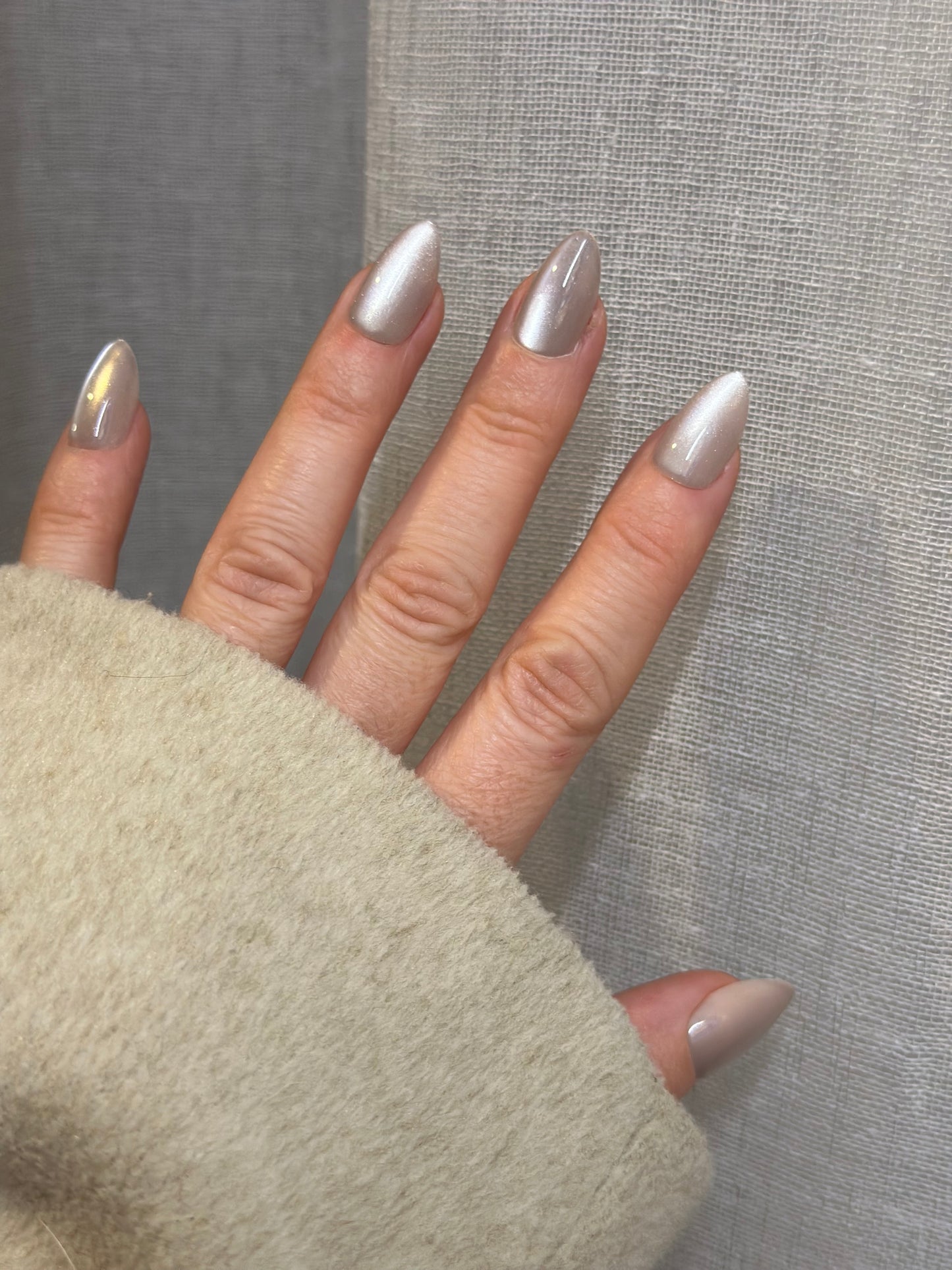 Platinum Glow (Cat Eye)